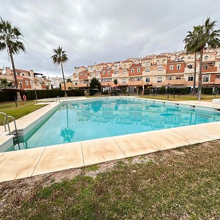 La Bella Escondida Piscina Campo De Golf Solarium Y Parking En Centro Historico Apartment มาลากา ภายนอก รูปภาพ