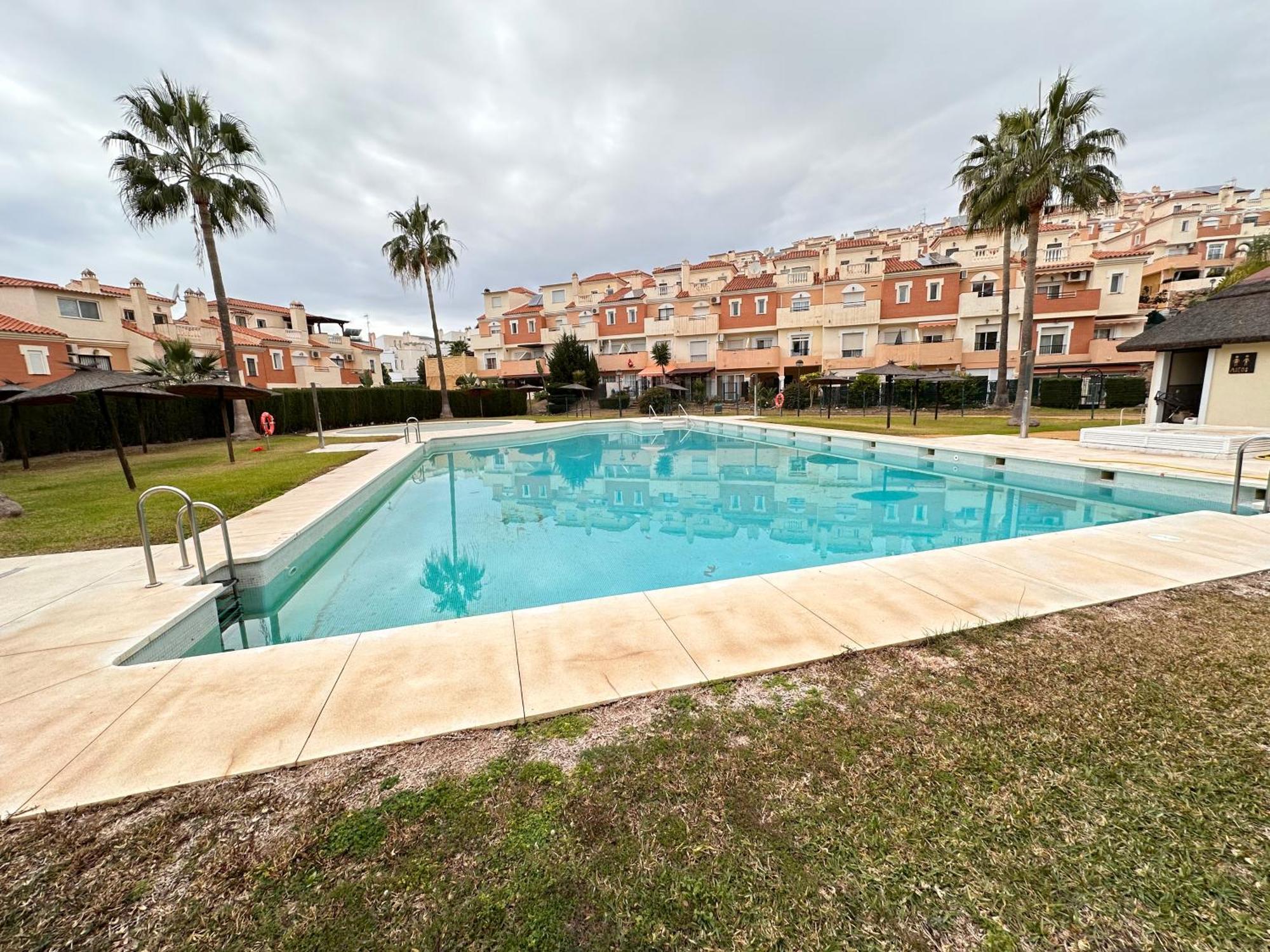 La Bella Escondida Piscina Campo De Golf Solarium Y Parking En Centro Historico Apartment มาลากา ภายนอก รูปภาพ
